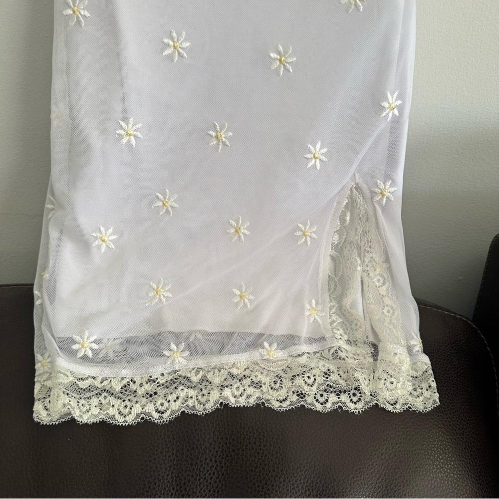 Motel Rocks white Daisy, embroidered dress - Picture 7 of 10